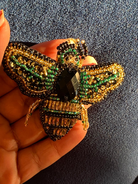 Rungg Brooches -little Bee