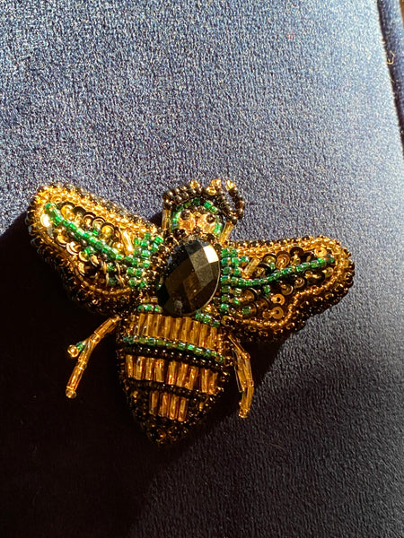 Rungg Brooches -little Bee