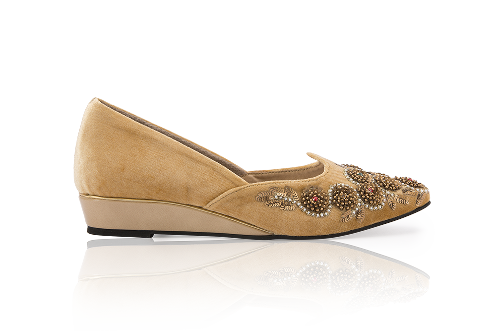 Designer 2025 shoes gold