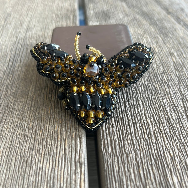 Rungg Brooches-black crystal bee